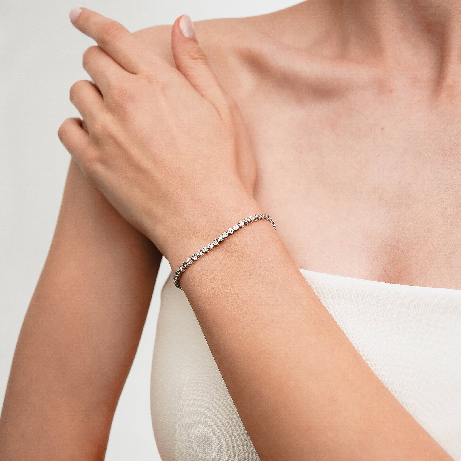 0,61 Karat Laboratuvar Pırlanta Aynalı Su Bilezik