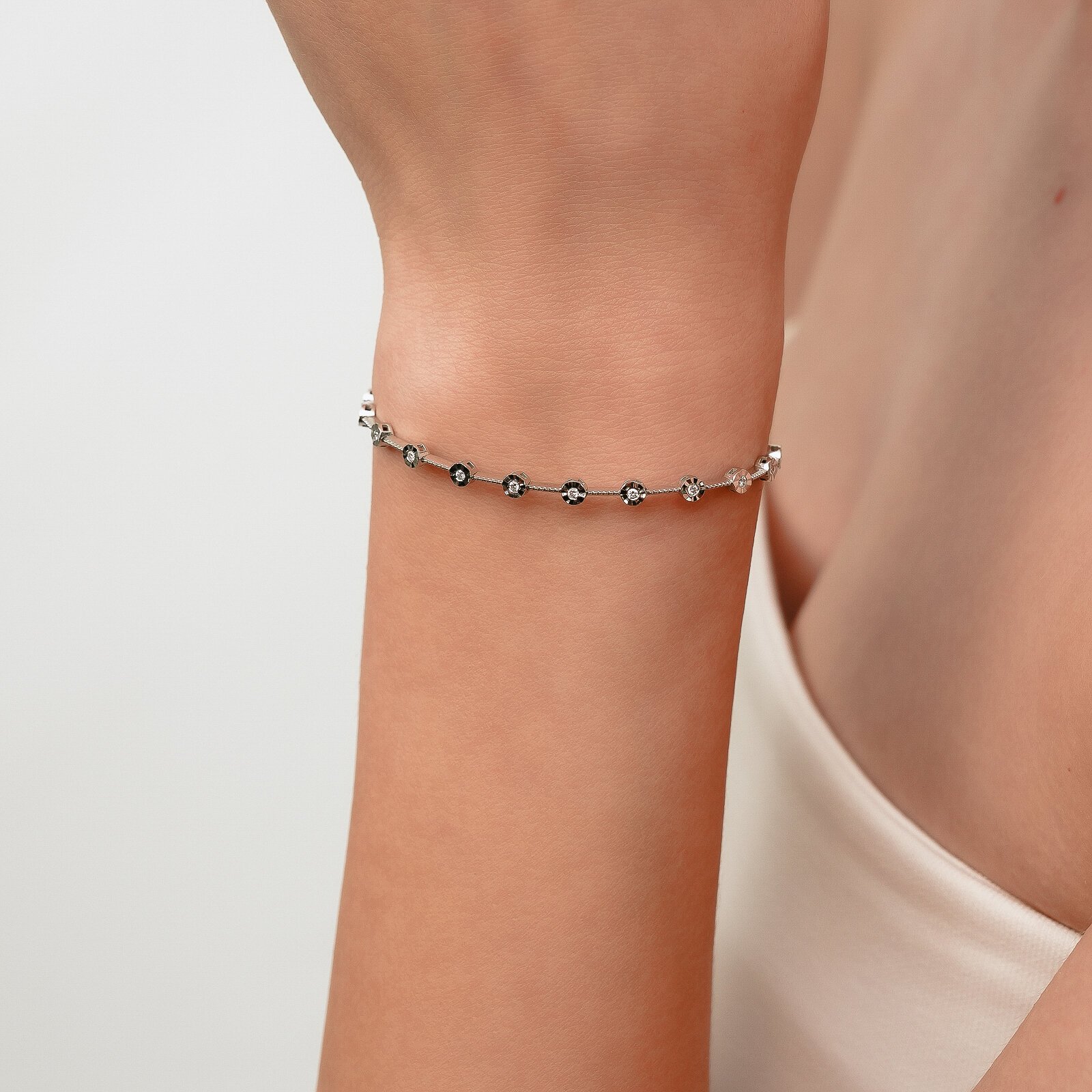 0,30 Karat Laboratuvar Pırlanta İllüzyon Taşlı Su Bilezik