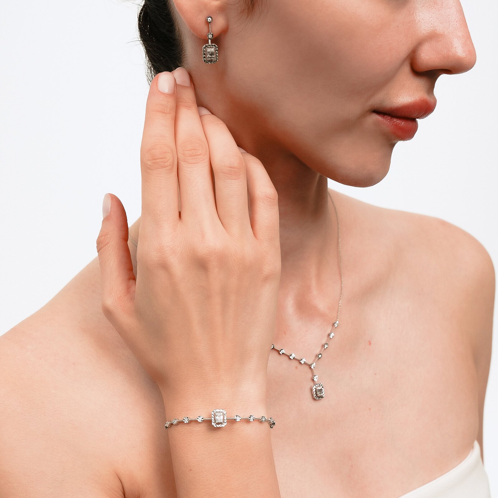 0,35 Karat Laboratuvar Pırlanta İllüzyon Baget Taşlı Bilezik