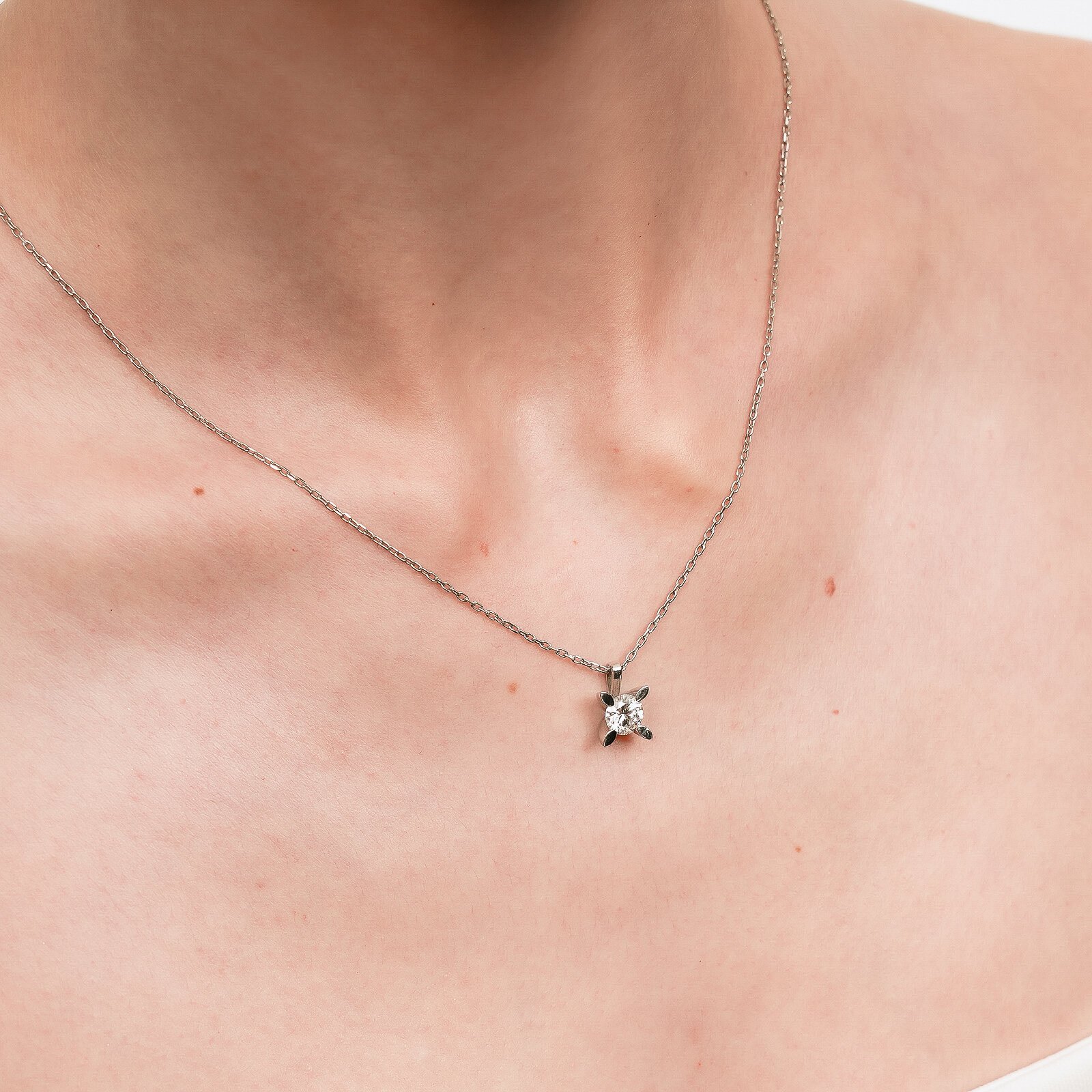 1,03 Karat Laboratuvar Pırlanta Tektaş Badem Tırnak Kolye Ucu