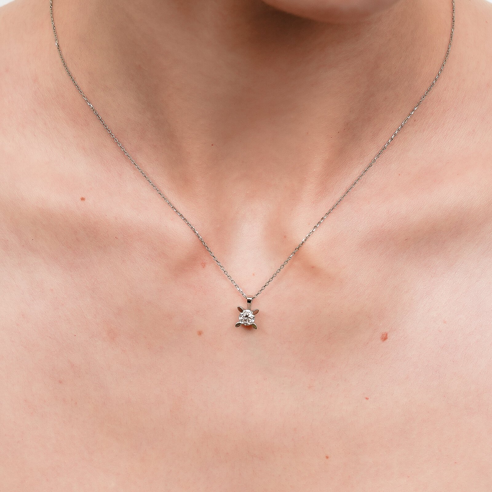 0,50 Karat Laboratuvar Pırlanta Tektaş Badem Tırnak Kolye Ucu