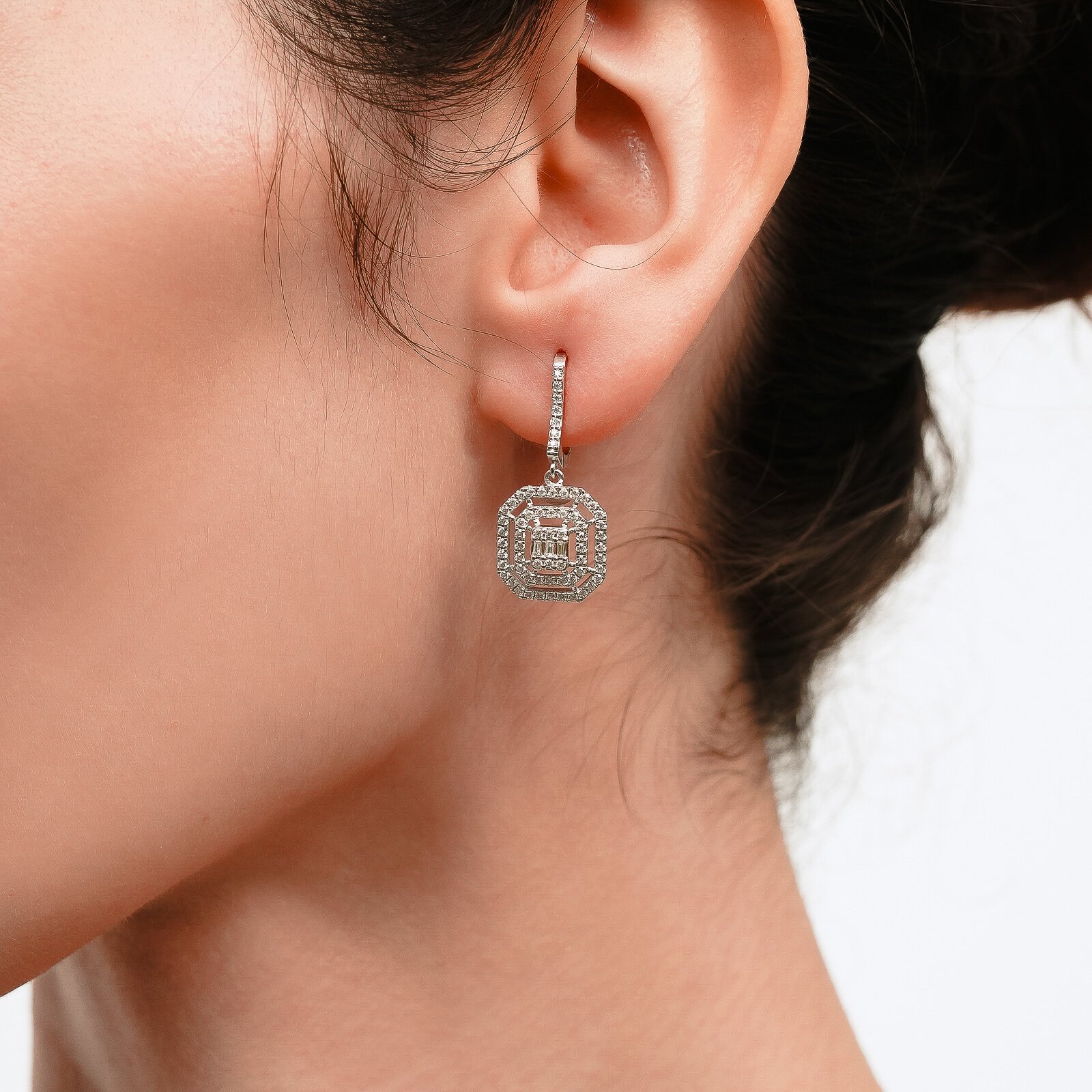 1,02 Karat Laboratuvar Pırlanta Baget Taşlı Küpe