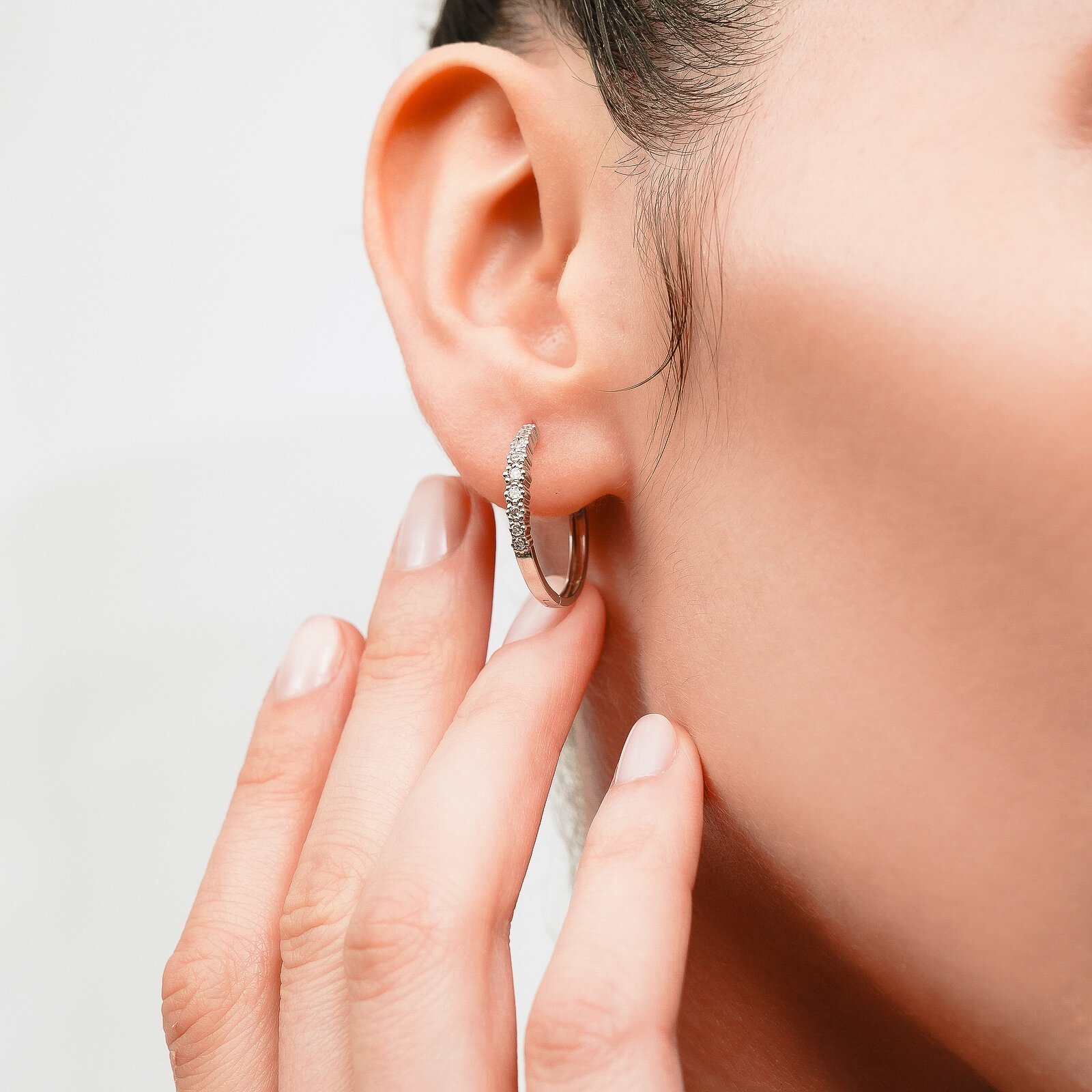 0,45 Karat Laboratuvar Pırlanta Yarım Tur Halka Küpe