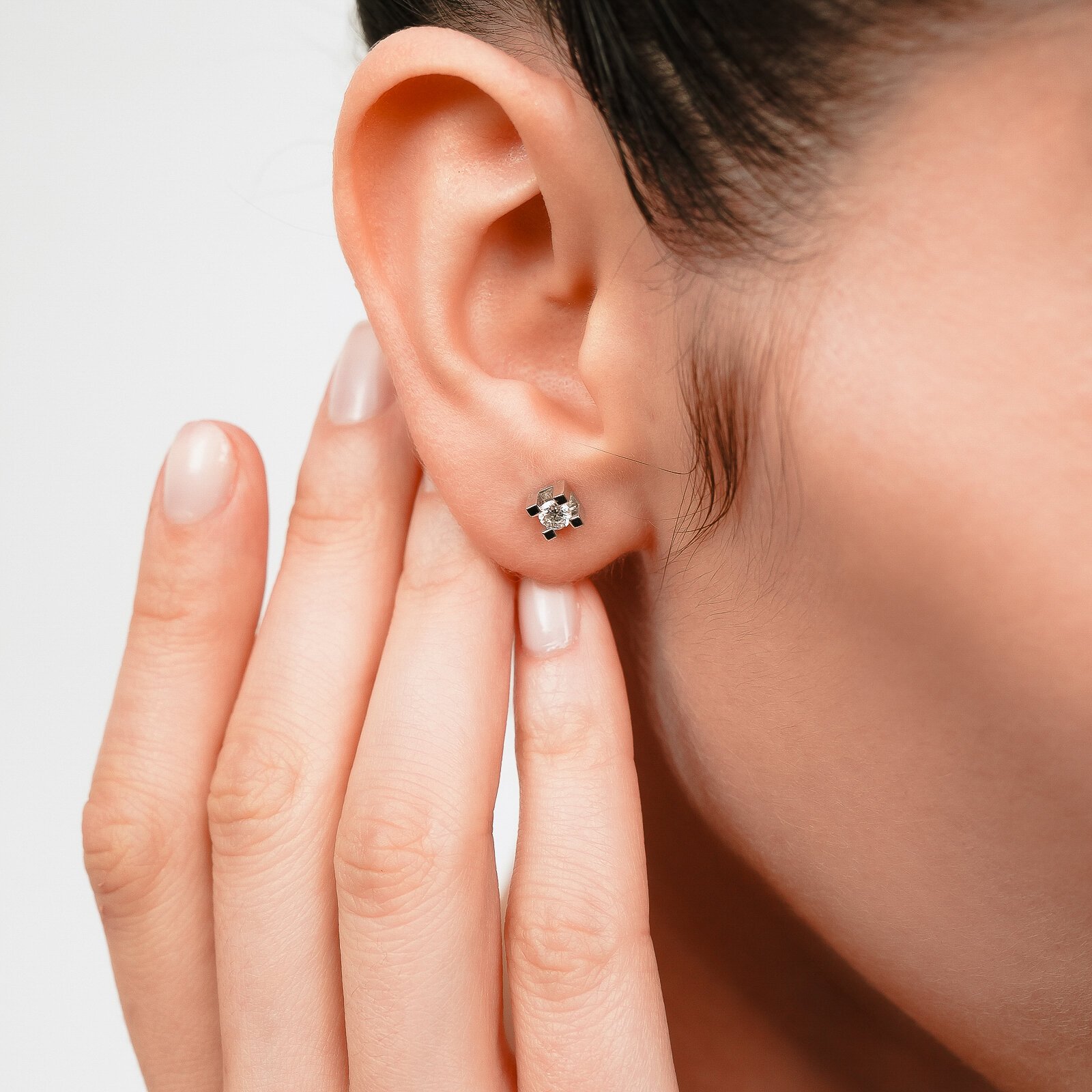 0,58 Karat Laboratuvar Pırlanta Kalın Tırnak Tektaş Küpe