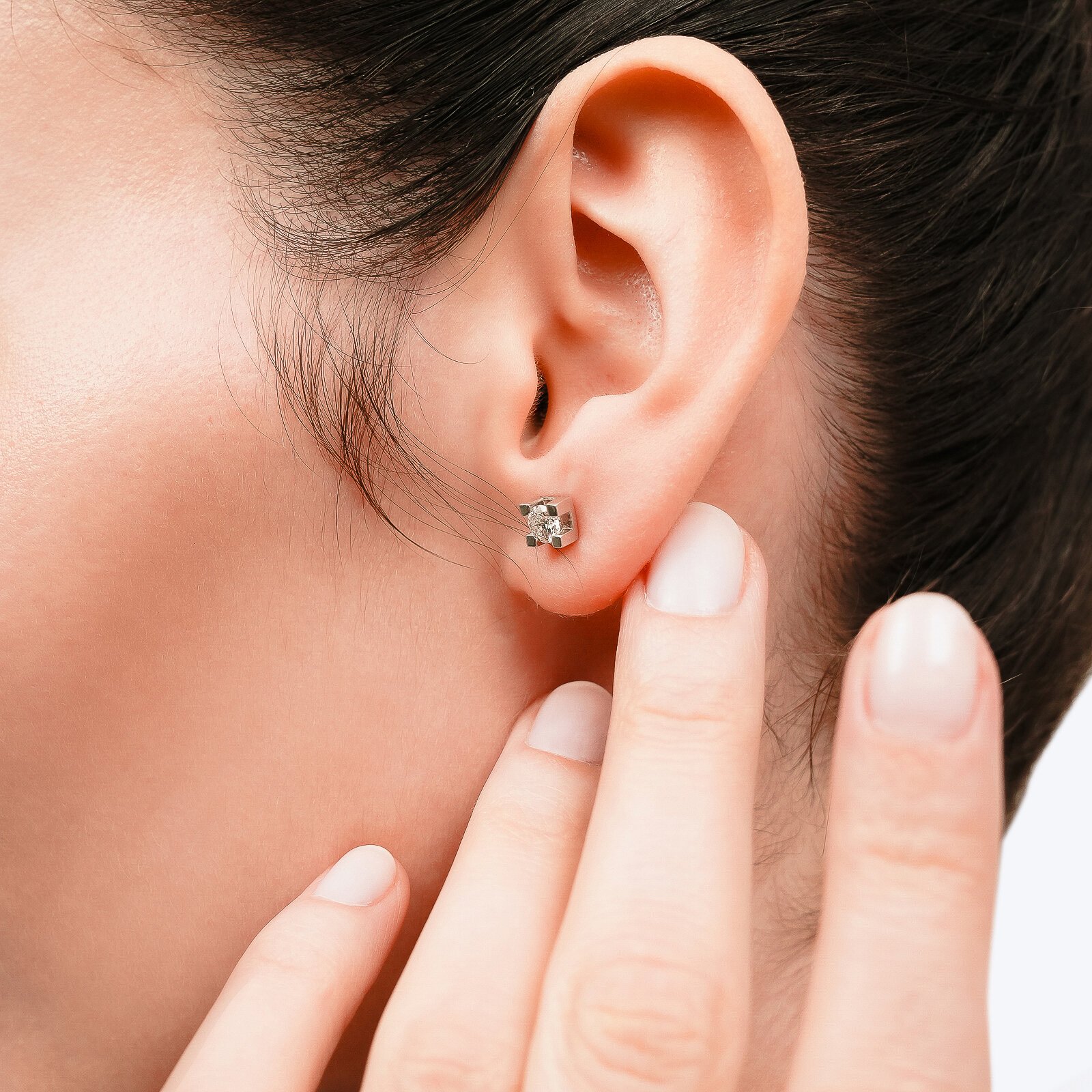 0,39 Karat Laboratuvar Pırlanta Kalın Tırnak Tektaş Küpe