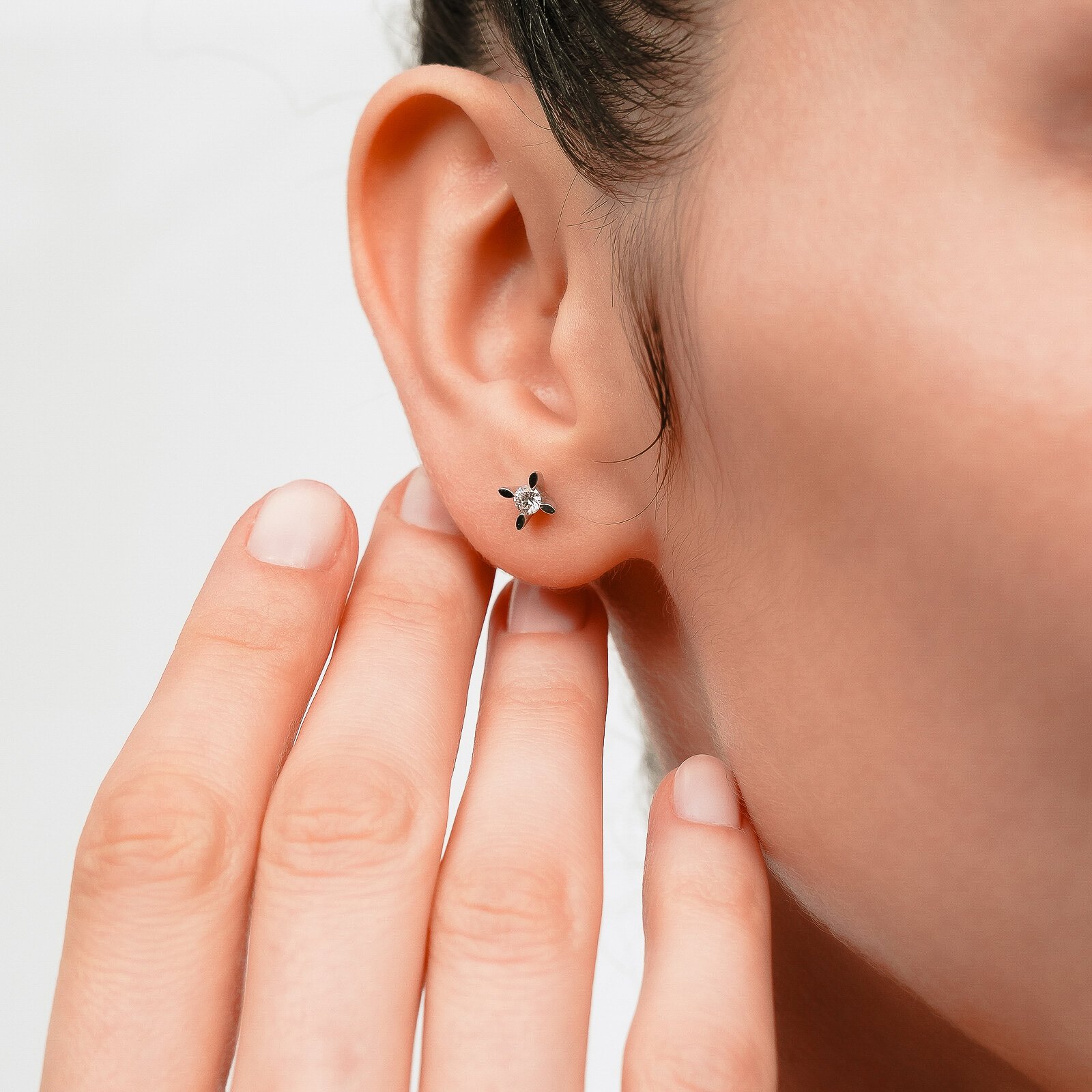 0,27 Karat  Laboratuvar Pırlanta Badem Tırnak Tektaş Küpe