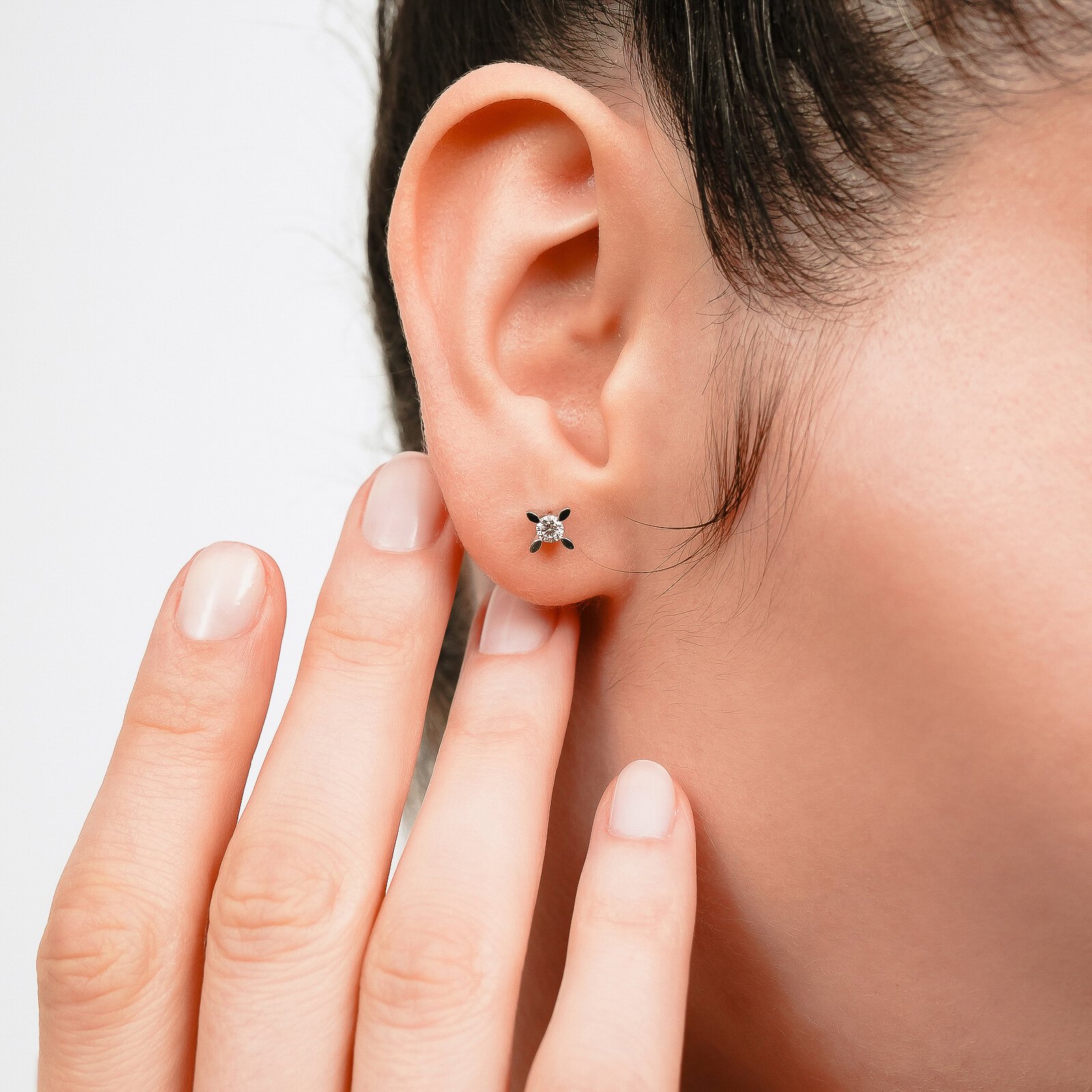 0,27 Karat  Laboratuvar Pırlanta Badem Tırnak Tektaş Küpe