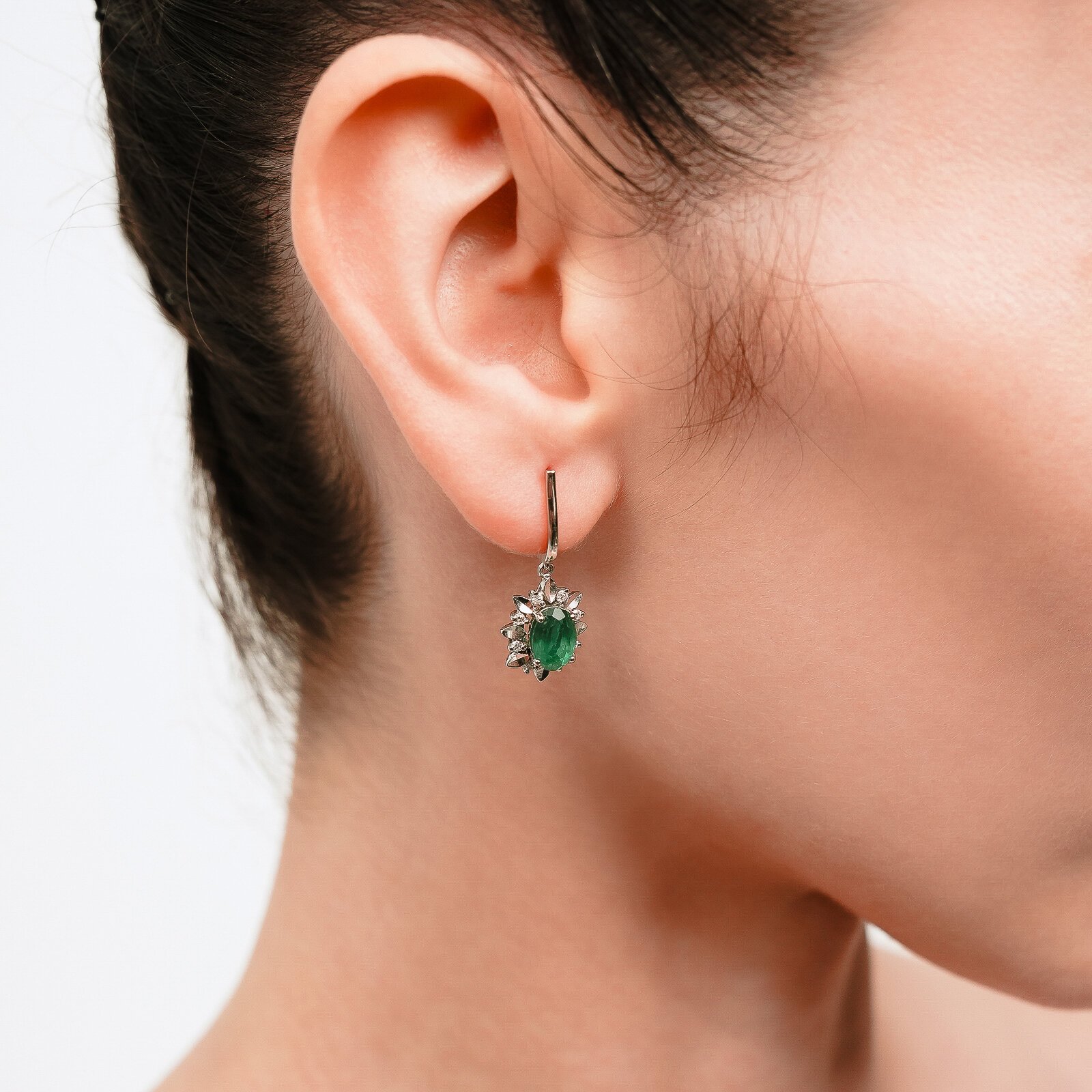 3,14 Karat Zümrüt Laboratuvar Pırlanta Taşlı Sallantı Küpe