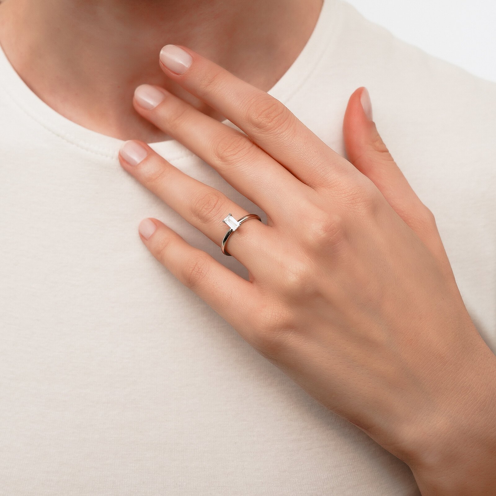 0,32 Karat Laboratuvar Pırlanta Baget Tektaş Yüzük