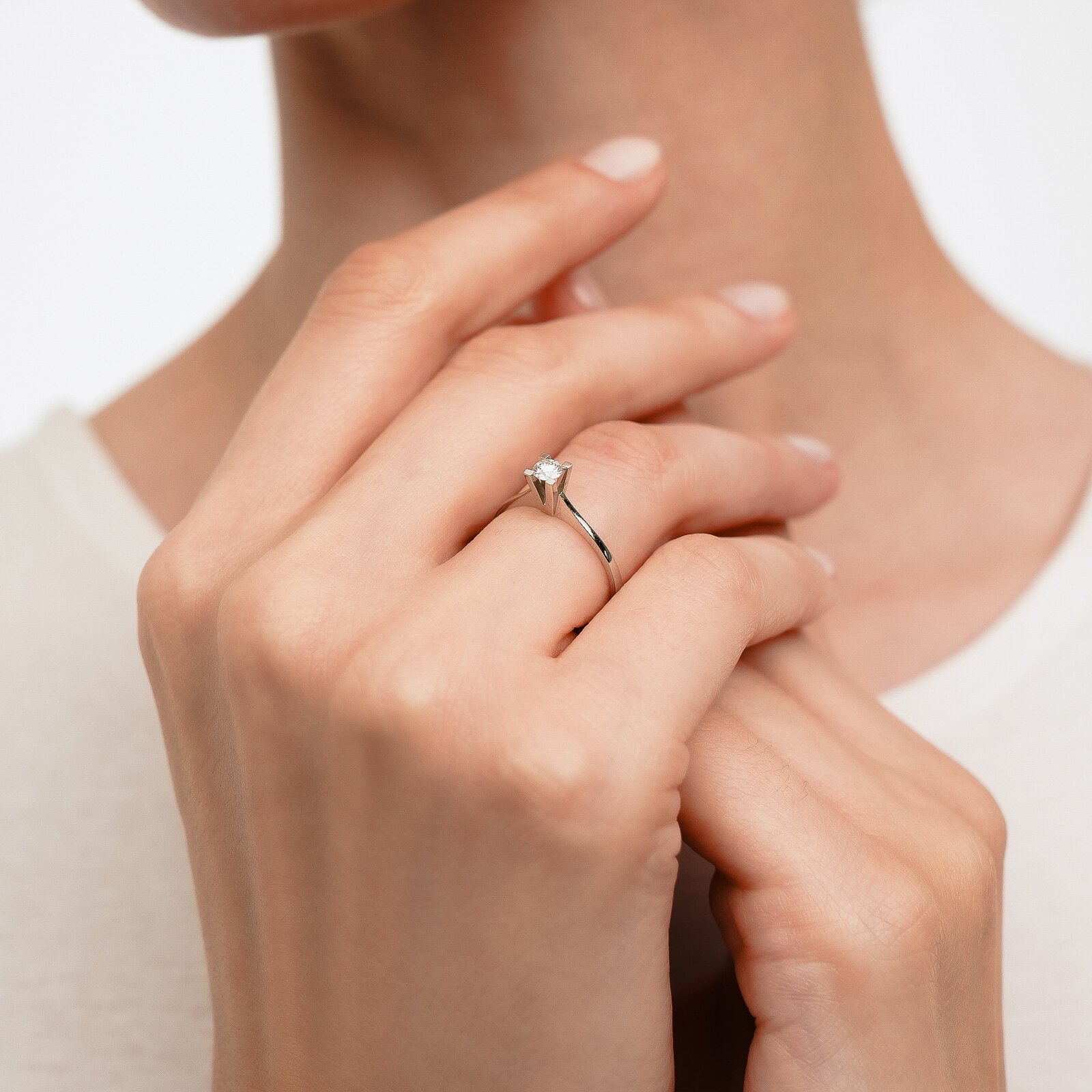 0,20 Karat Laboratuvar Pırlanta V Tektaş Yüzük