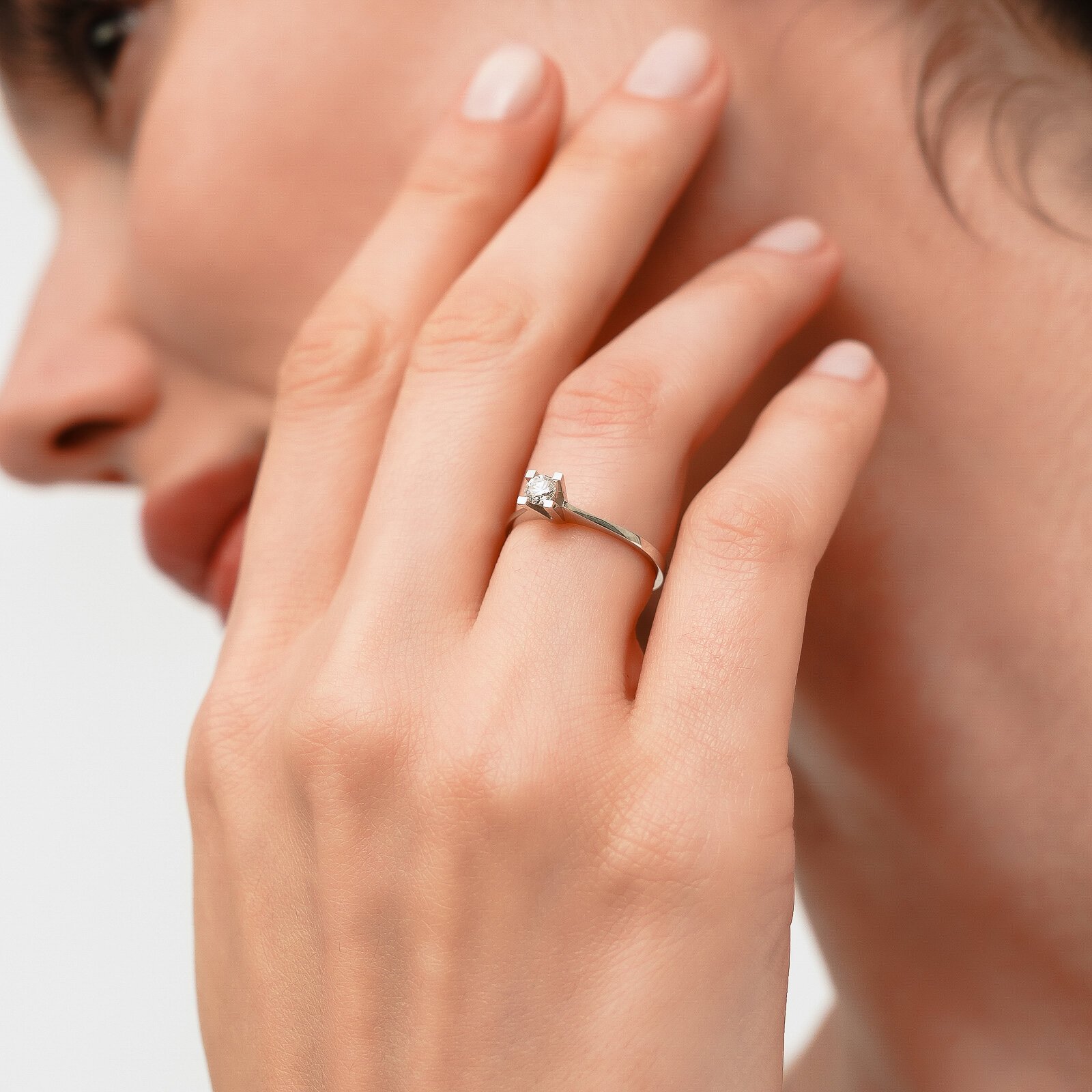 0,20 Karat Laboratuvar Pırlanta V Tektaş Yüzük