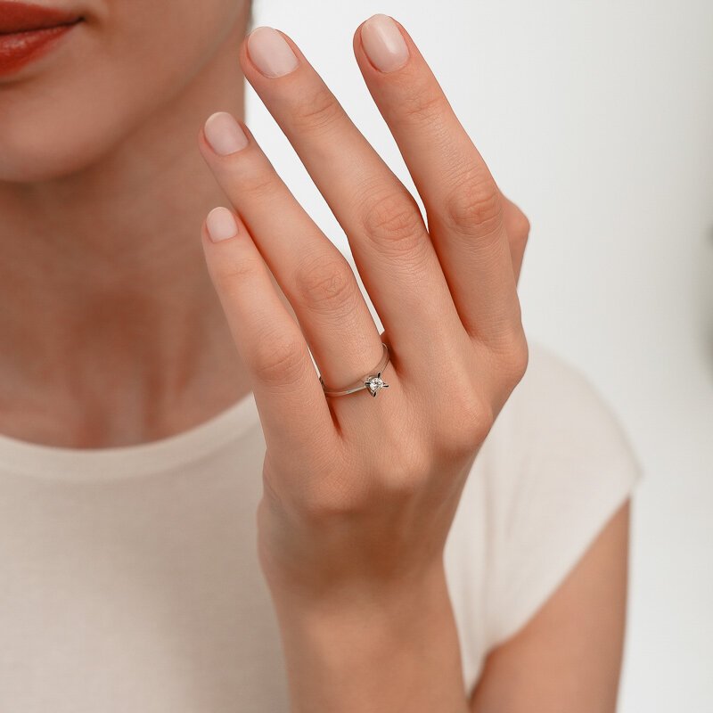 0,15 Karat Laboratuvar Pırlanta Badem Tırnak Tektaş Yüzük