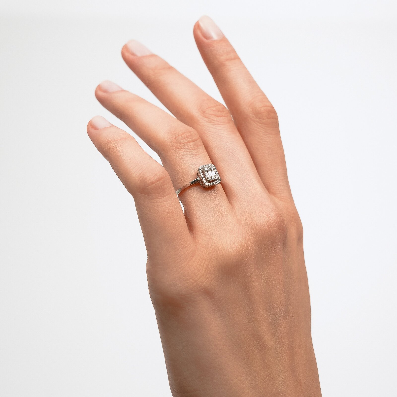 0,29 Karat Laboratuvar Pırlanta Baget Taşlı Yüzük