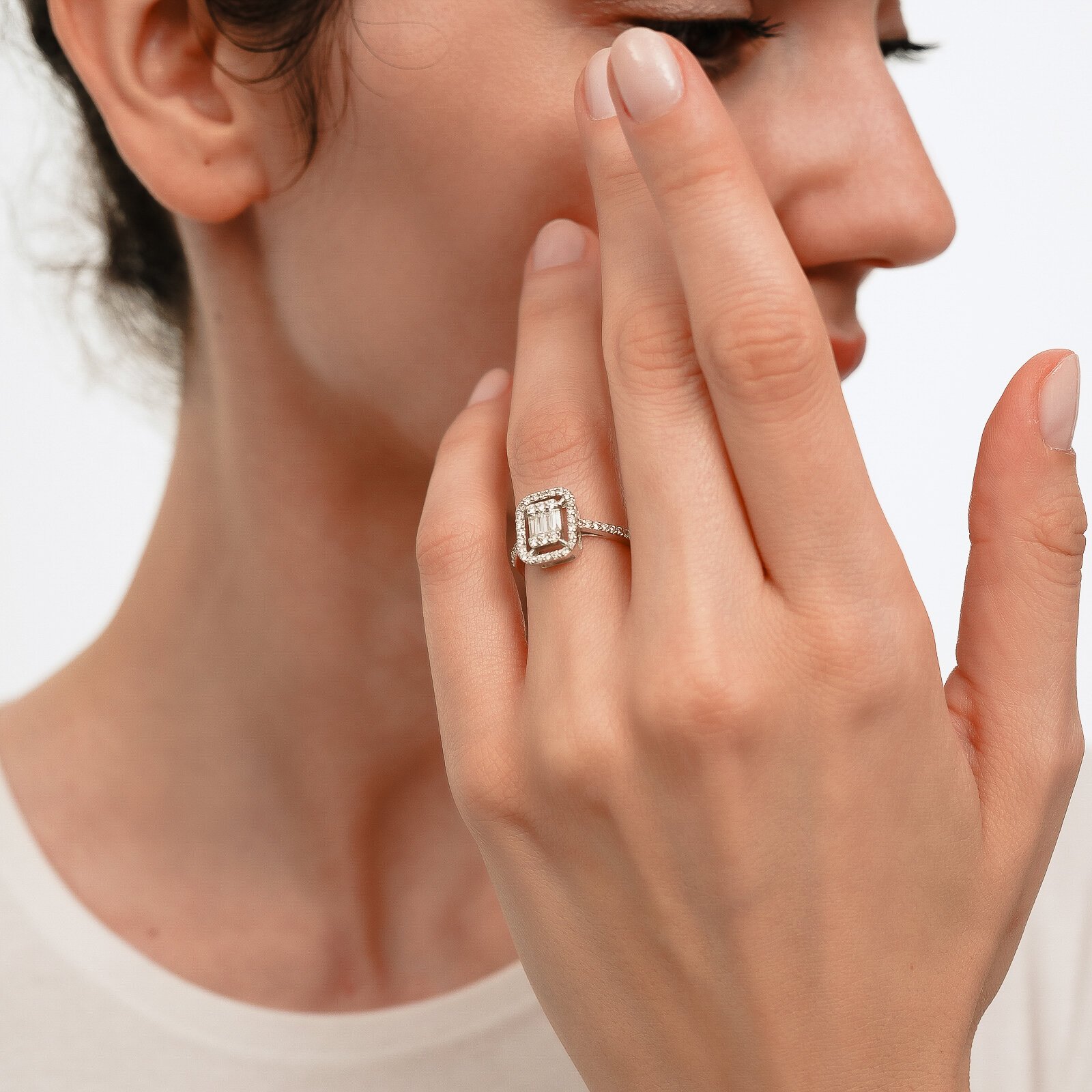 0,60 Karat Laboratuvar Pırlanta Baget Taşlı Yüzük