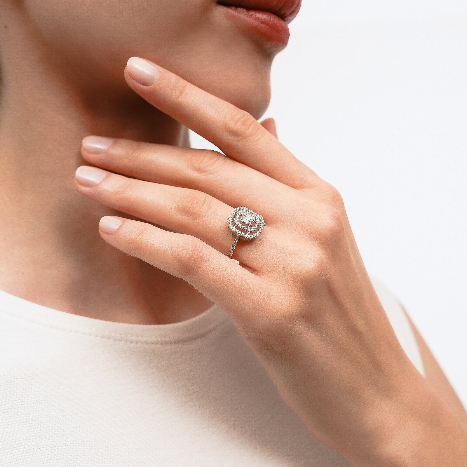 0,49 Karat  Laboratuvar Pırlanta Baget Taşlı Yüzük