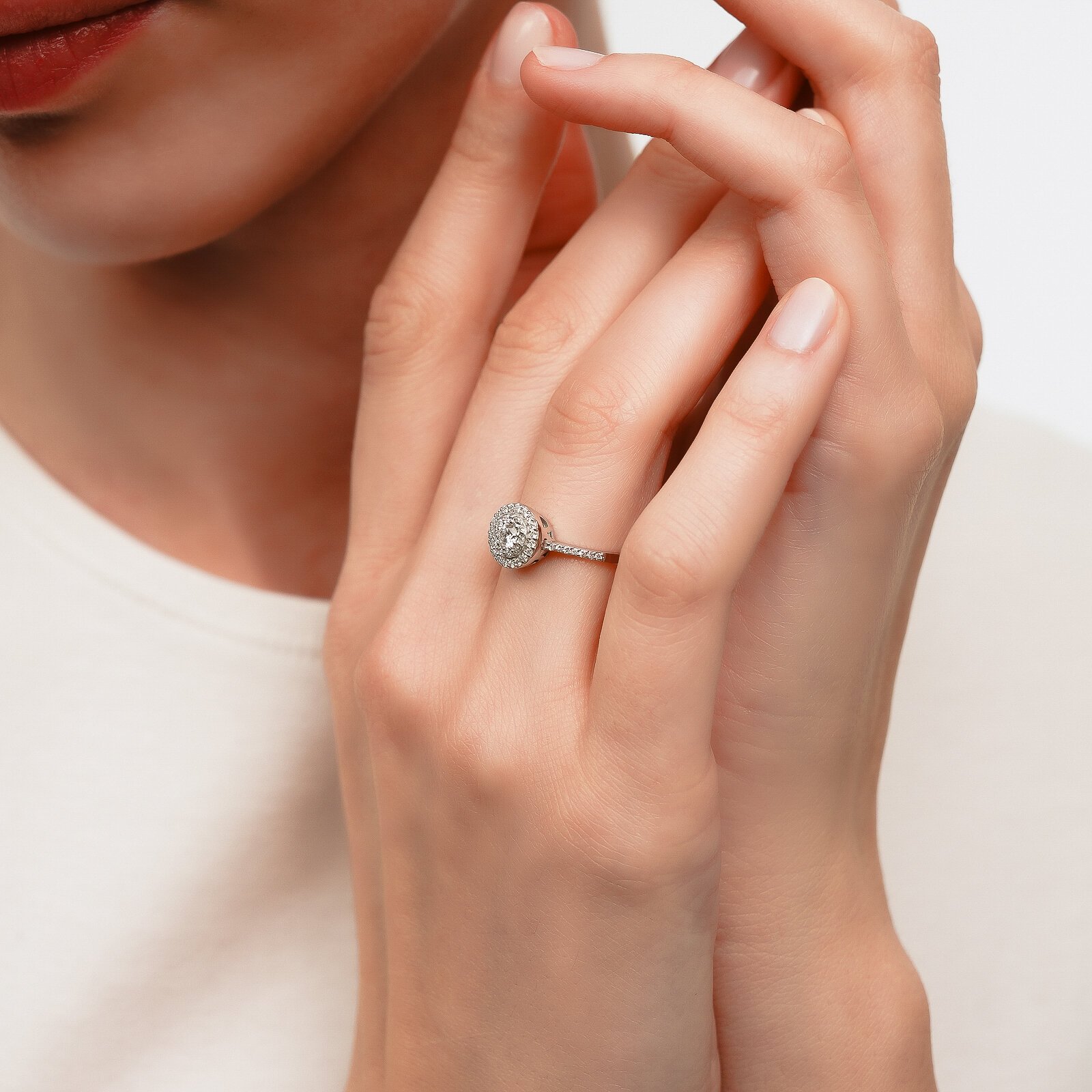 0,49 Karat Laboratuvar Pırlanta Pave Taşlı Yüzük