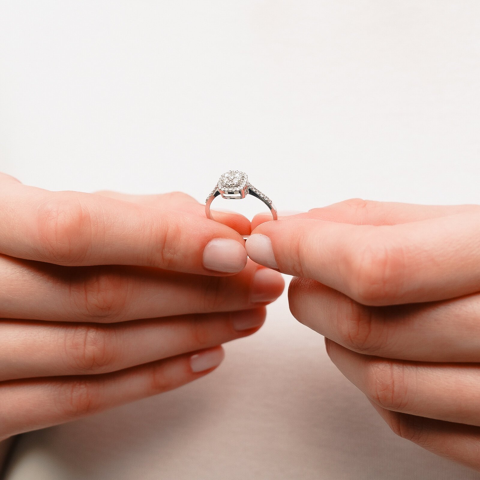 0,40 Karat Laboratuvar Pırlanta Pave Taşlı Yüzük