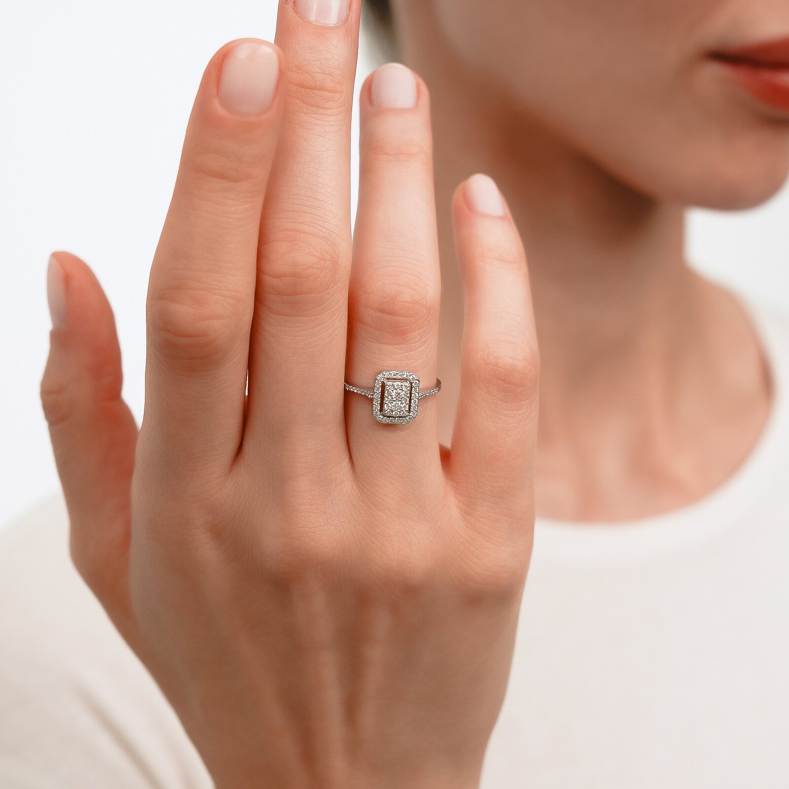 0,38 Karat Laboratuvar Pırlanta Pave Taşlı Yüzük 