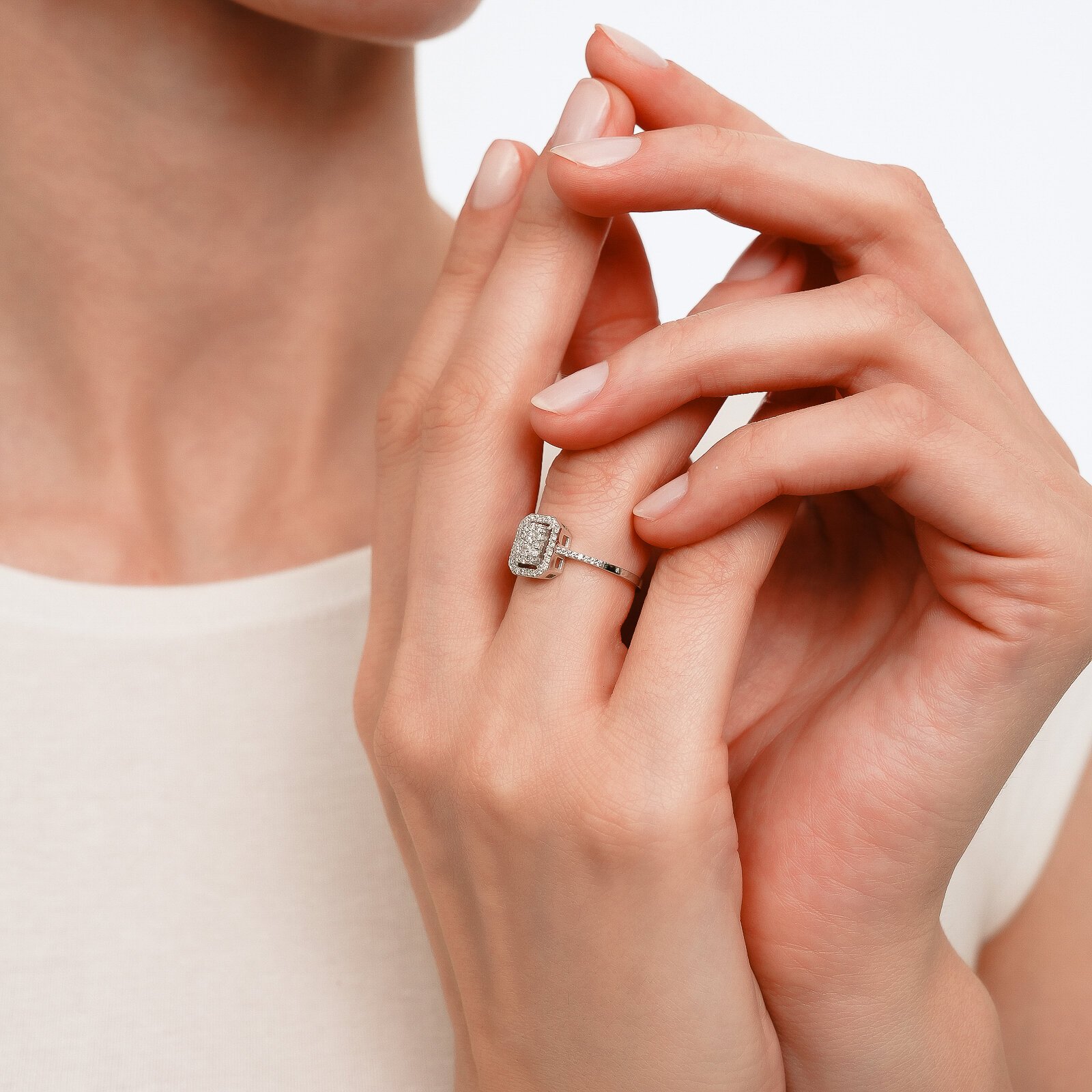 0,38 Karat Laboratuvar Pırlanta Pave Taşlı Yüzük 