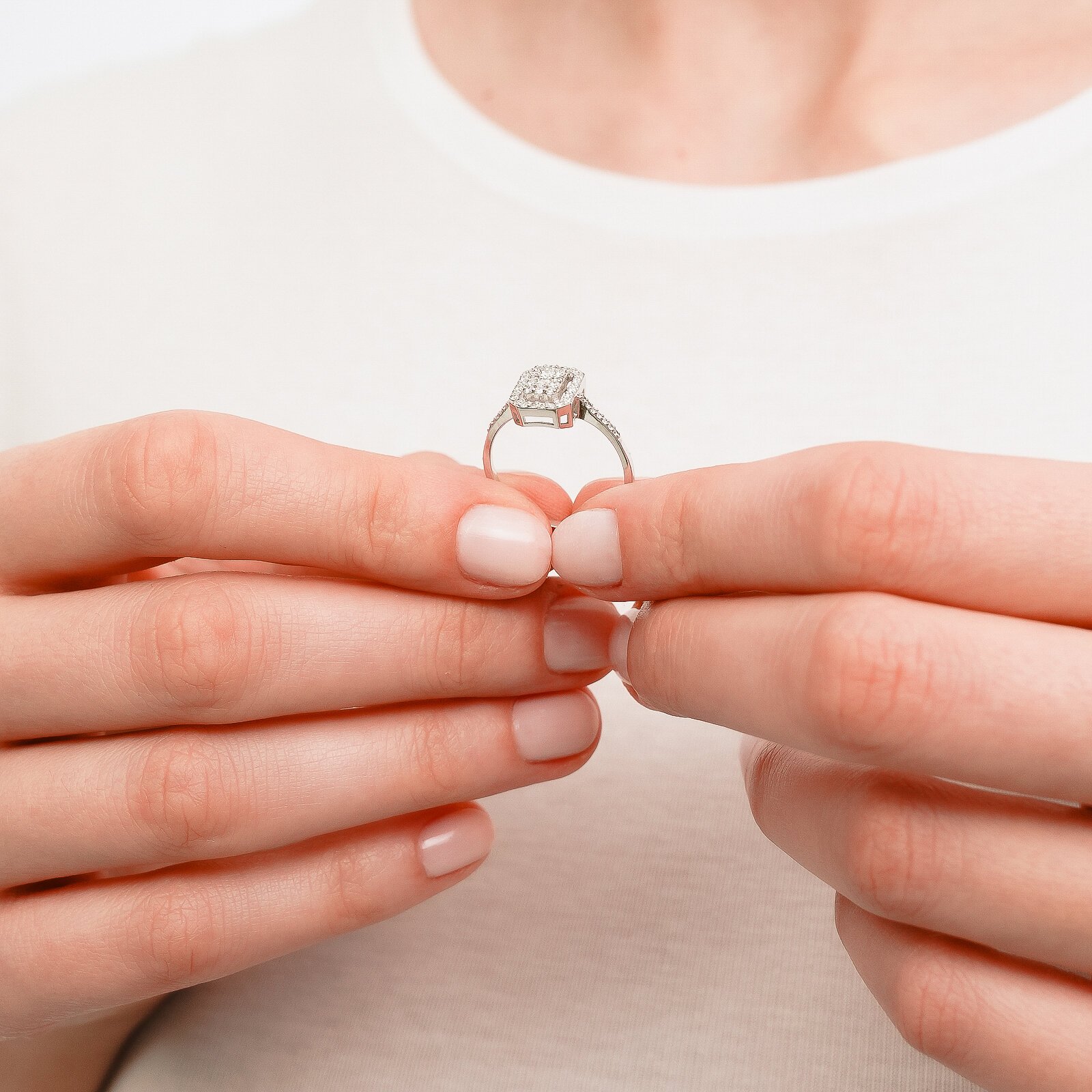 0,38 Karat Laboratuvar Pırlanta Pave Taşlı Yüzük 