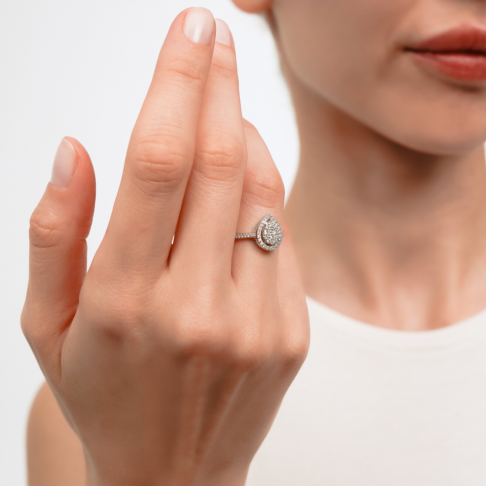 0,38 Karat Laboratuvar Pırlanta Damla Pave Taşlı Yüzük 