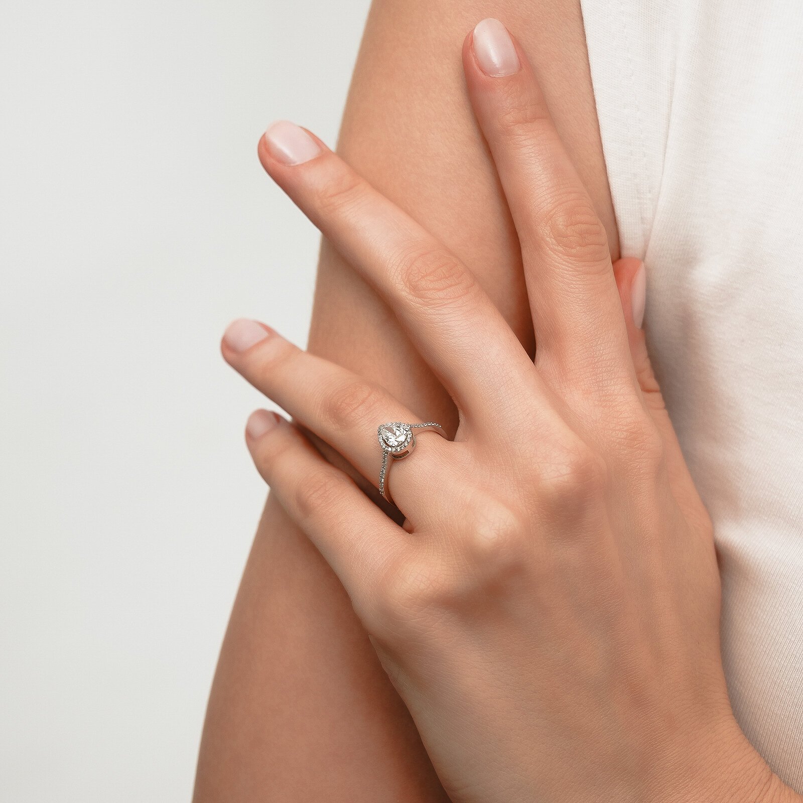 0,81 Karat Laboratuvar Pırlanta Damla Taşlı Tektaş Yüzük