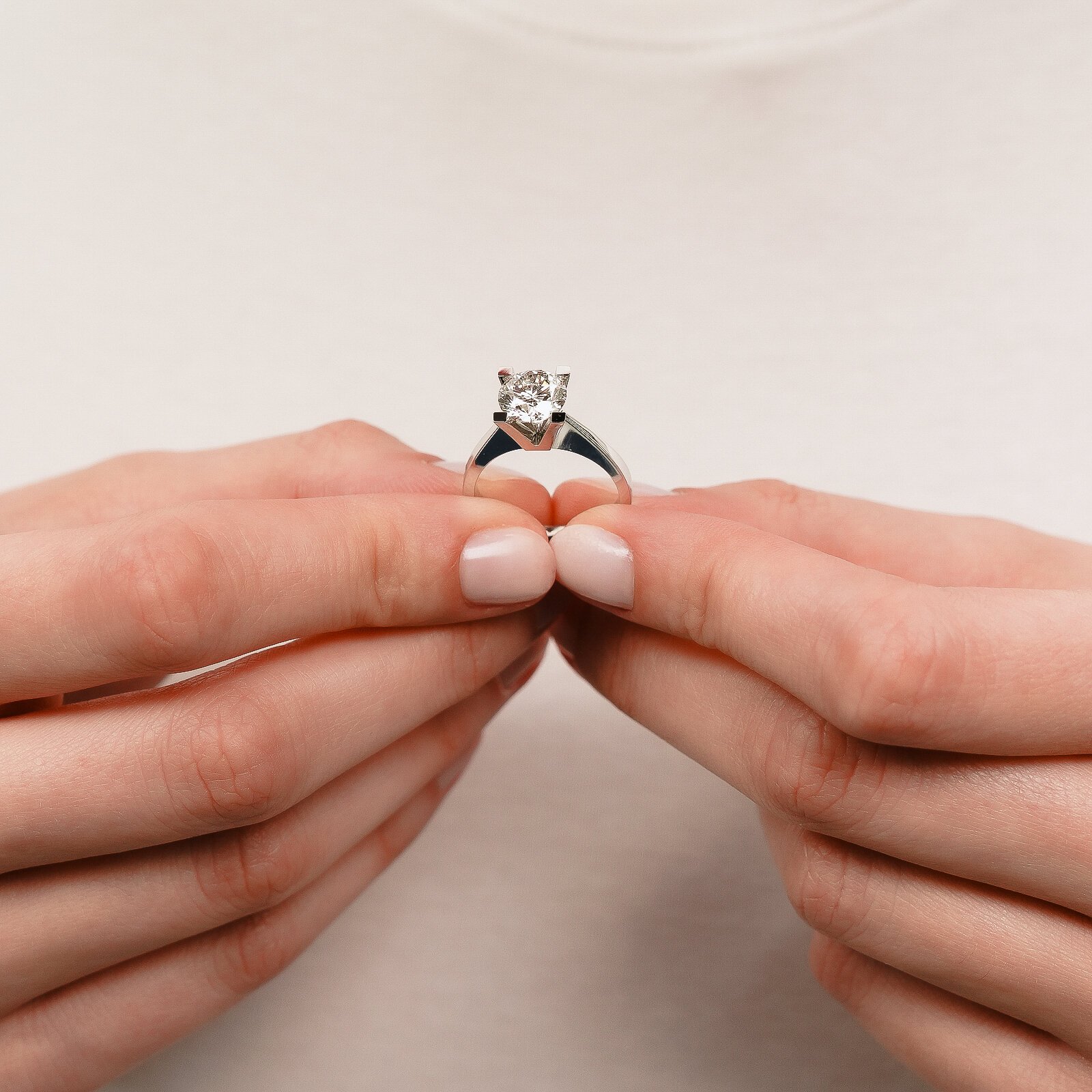 2,00 Karat Laboratuvar Pırlanta Kalın Tırnak Tektaş Yüzük