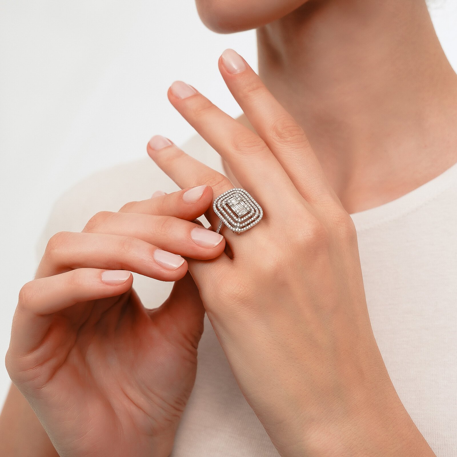 1,27 Karat Laboratuvar Pırlanta Baget Taşlı Yüzük