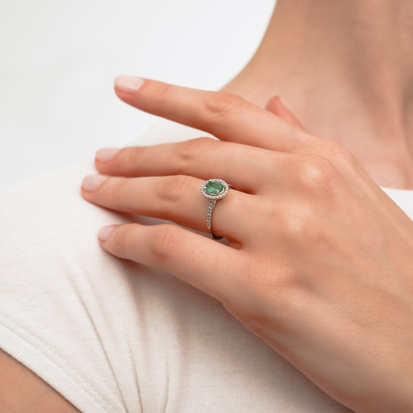 0,60 Karat Zümrüt Laboratuvar Pırlanta Taşlı Yüzük