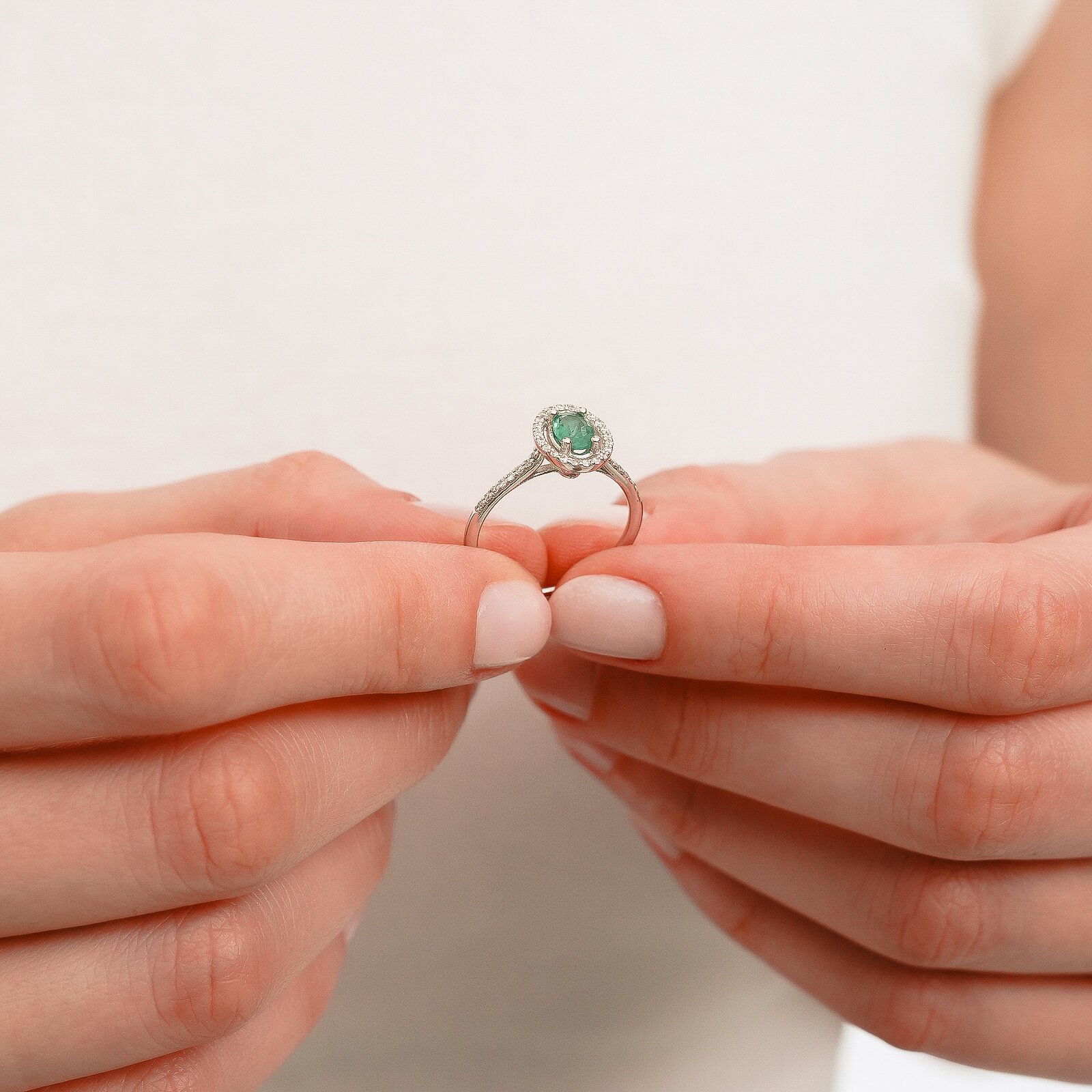 0,60 Karat Zümrüt Laboratuvar Pırlanta Taşlı Yüzük