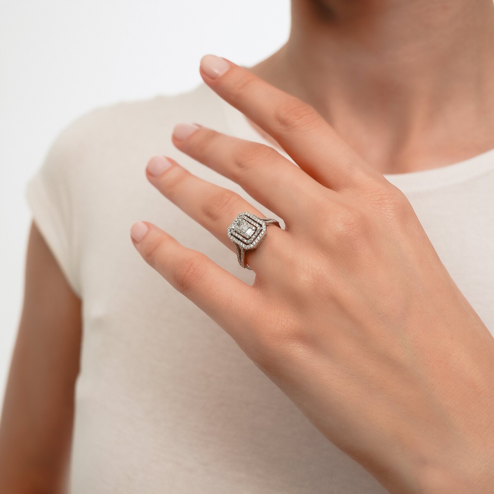 0,91 Karat Laboratuvar Pırlanta Baget Taşlı Yüzük