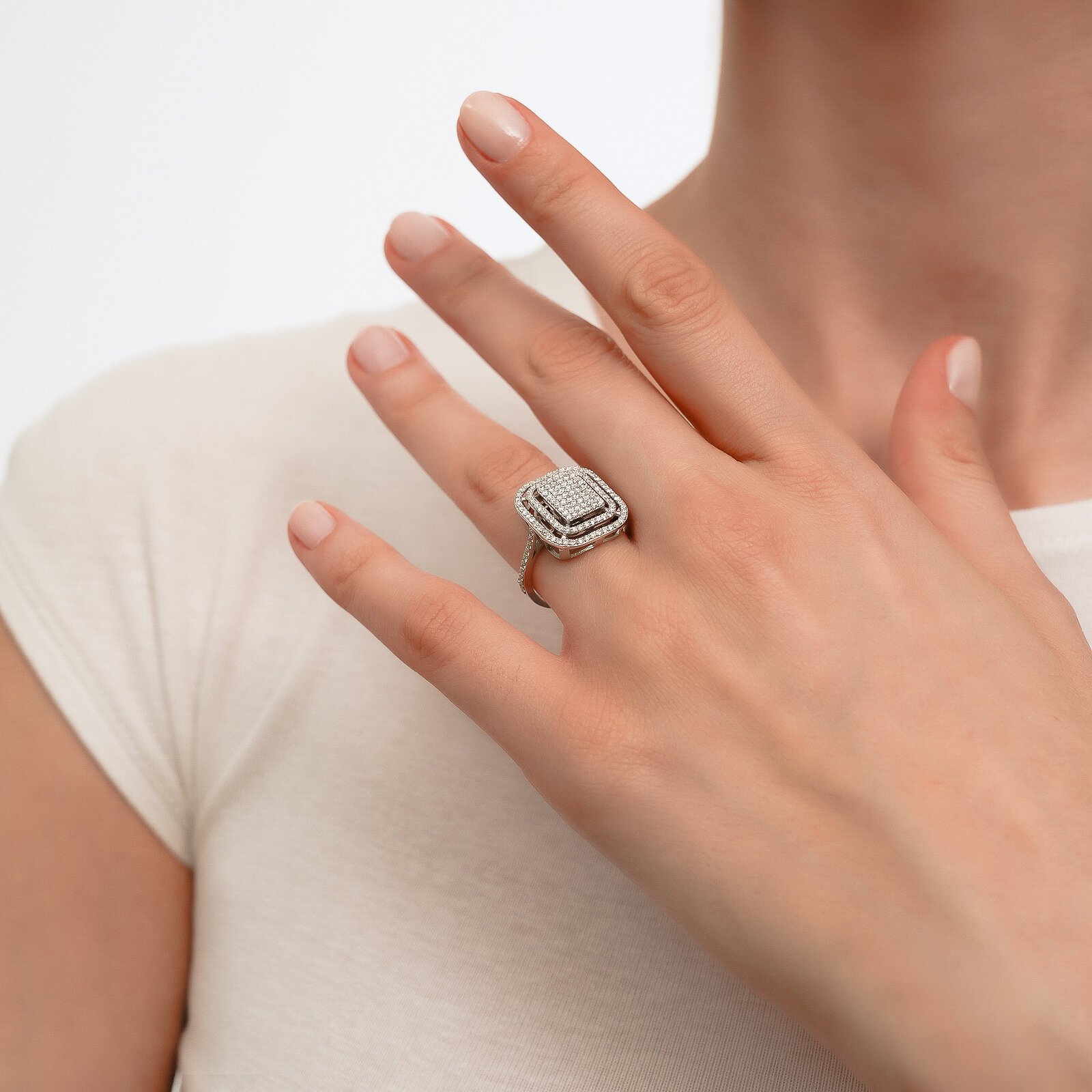 1,05 Karat Laboratuvar Pırlanta Pave Taşlı Yüzük