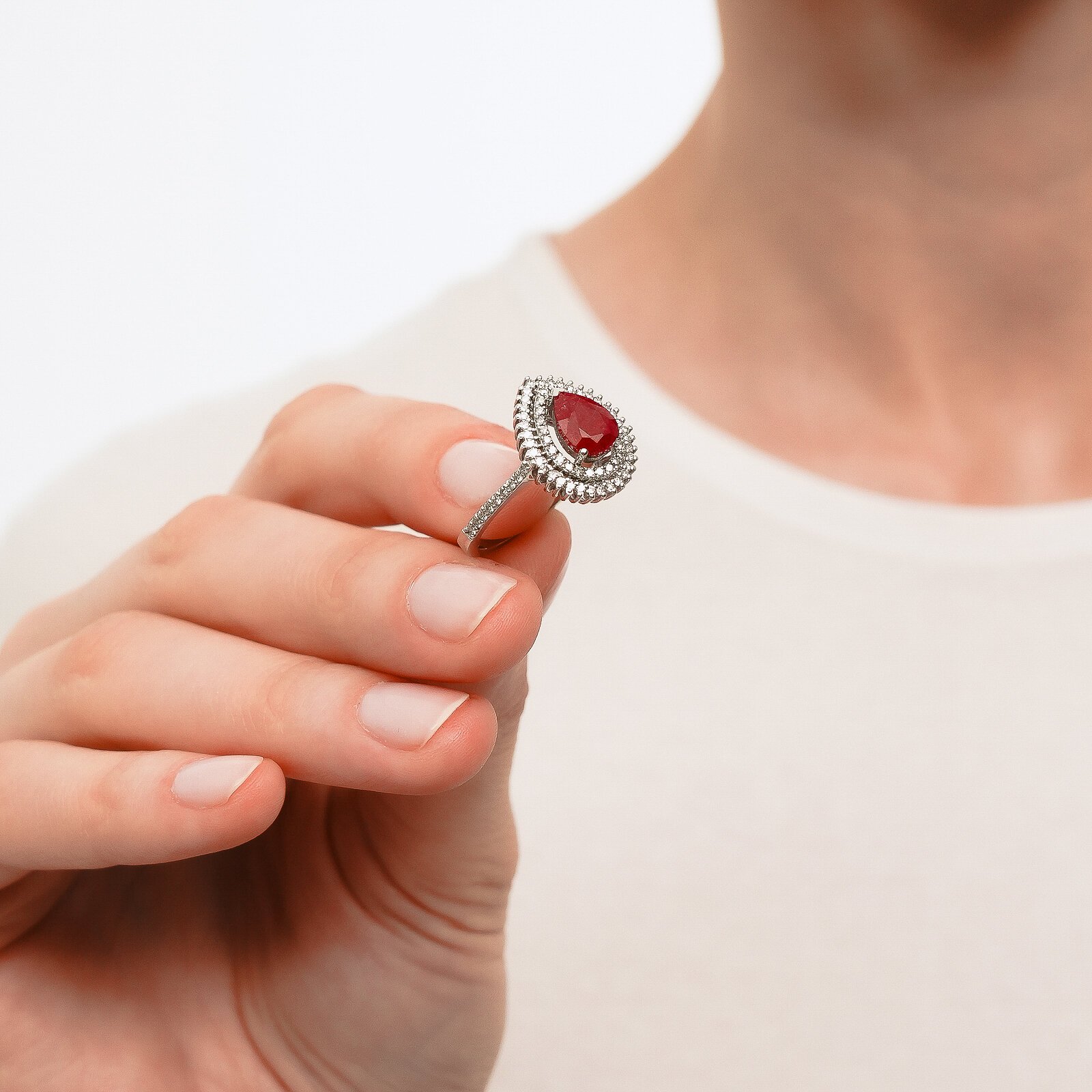 2,18 Karat Ruby Laboratuvar Pırlanta Taşlı Anturaj Yüzük